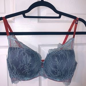 Victoria’s Secret Dream Angels Demi Lightly Lined Plunge with removable padding
